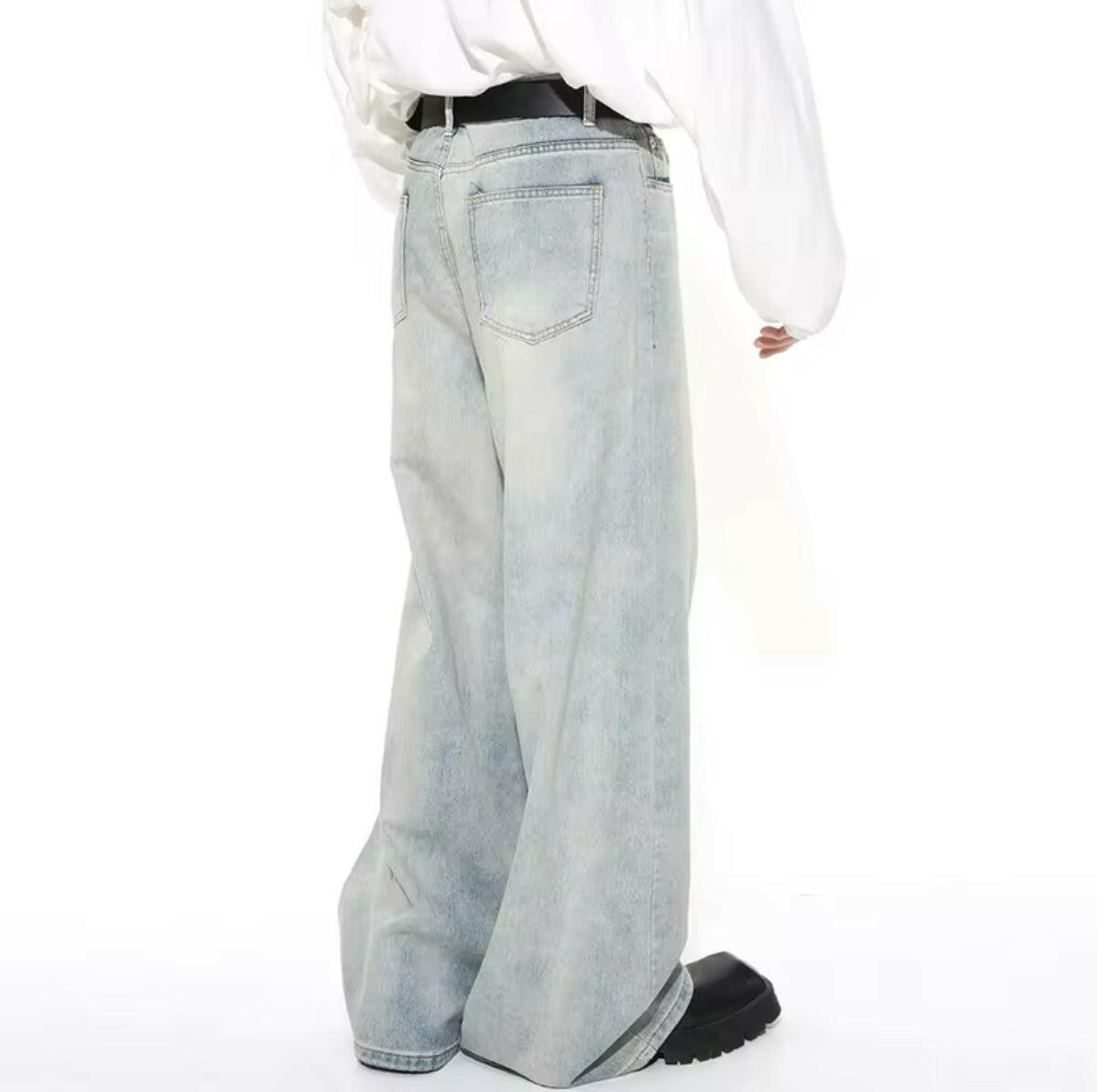 Light Blue Wash Baggy Jeans