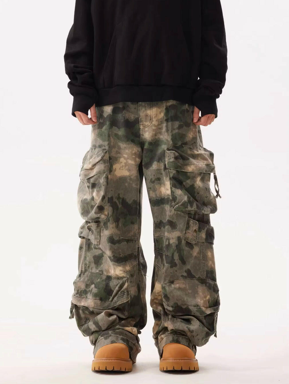 Camo Baggy Cargo Jeans