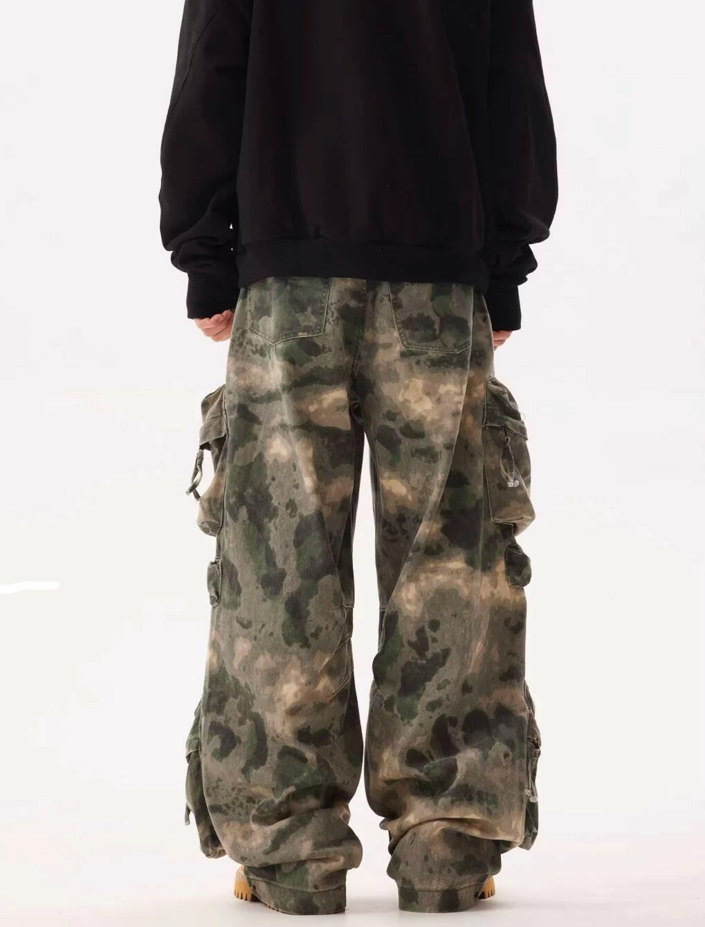 Camo Baggy Cargo Jeans